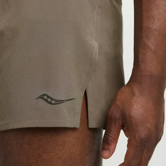 Men’s outpace 2.5″ split short Men’s outpace 2.5″ split short